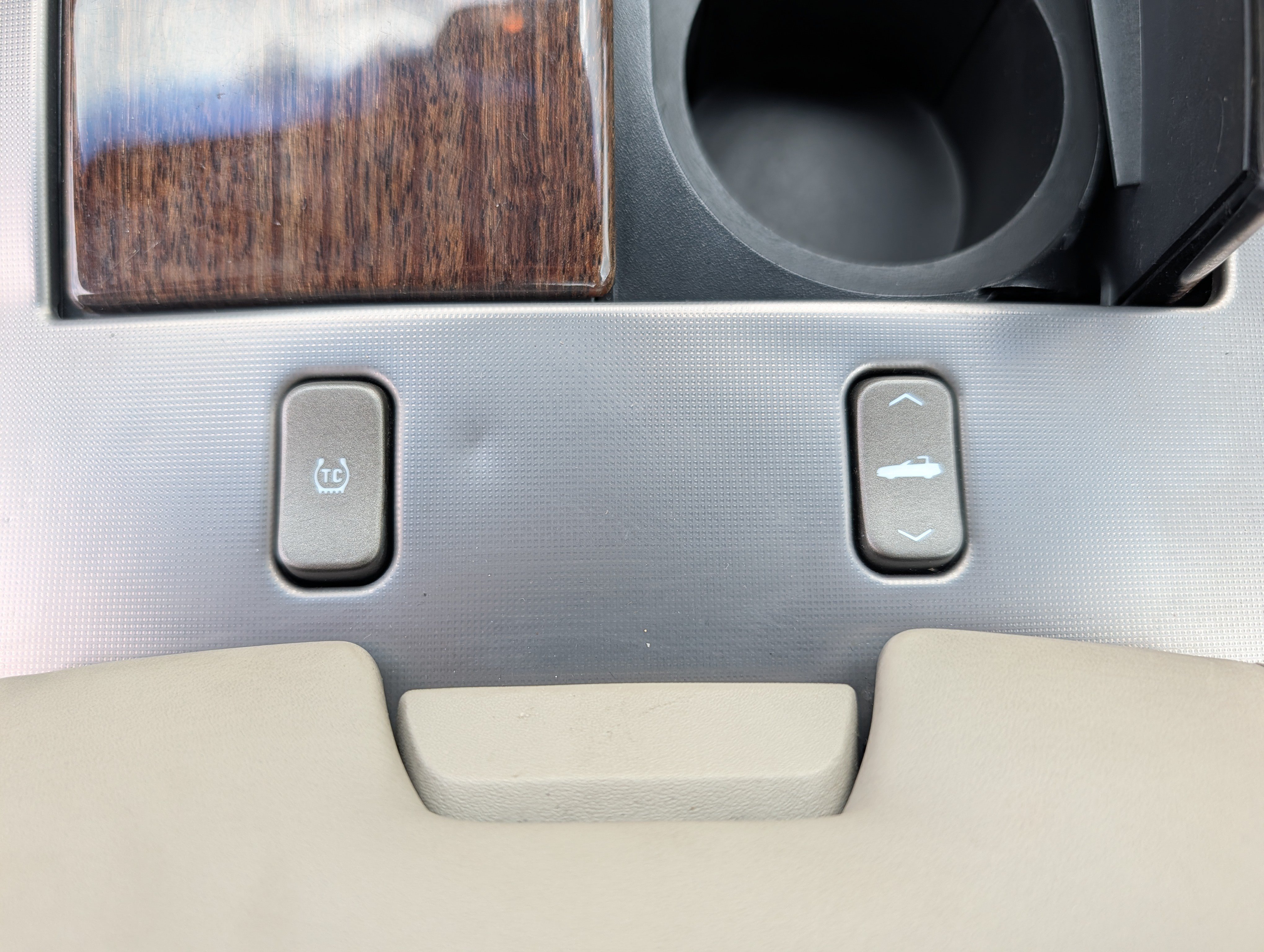 Used 2006 Cadillac XLR V RWD image 20
