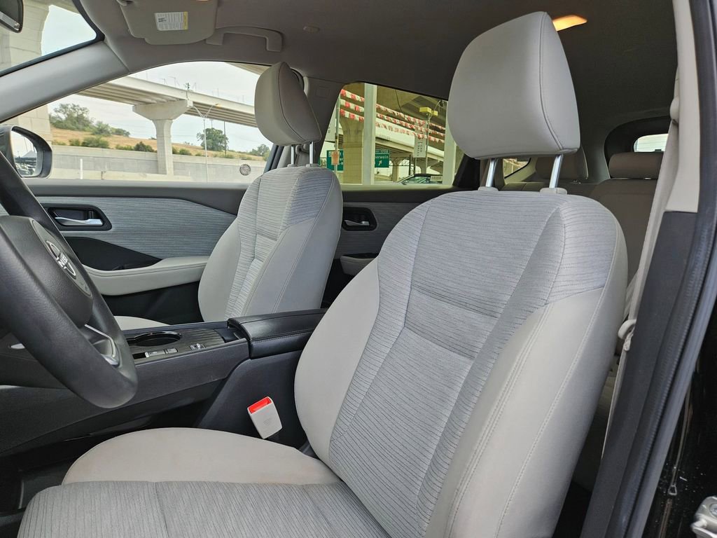 Used 2023 Nissan Rogue SV image 14