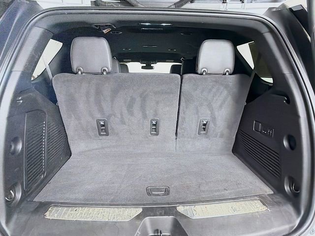 Used 2022 Chevrolet Tahoe Z71 w/ Luxury Package AWD/4WD image 32