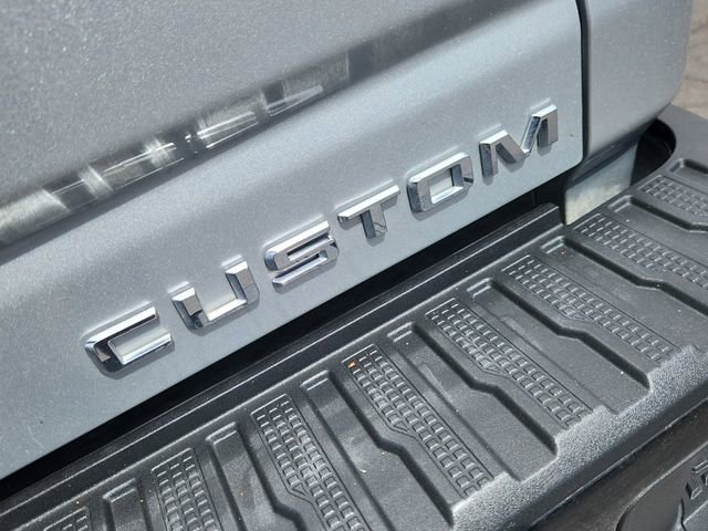 Used 2023 Chevrolet Silverado 2500 Custom w/ Custom Value Package image 12