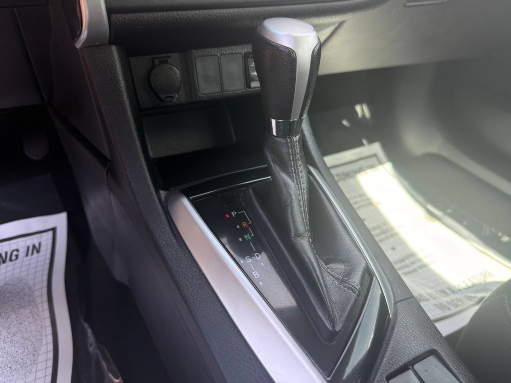 Used 2019 Toyota Corolla LE FWD image 30