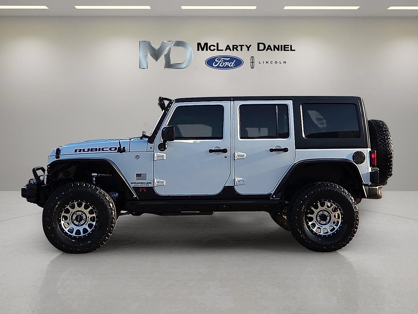 Used 2017 Jeep Wrangler Unlimited Rubicon AWD/4WD image 3