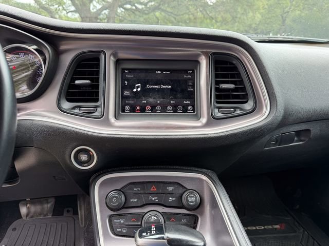 Used 2021 Dodge Challenger SXT w/ Driver Convenience Group RWD image 10