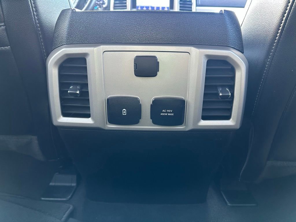 Used 2020 Ford F550 4x4 Crew Cab Super Duty w/ Lariat Value Package image 18