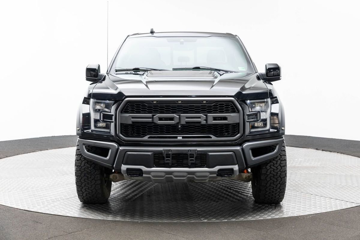 Used 2019 Ford F150 Raptor w/ Equipment Group 802A Luxury image 3