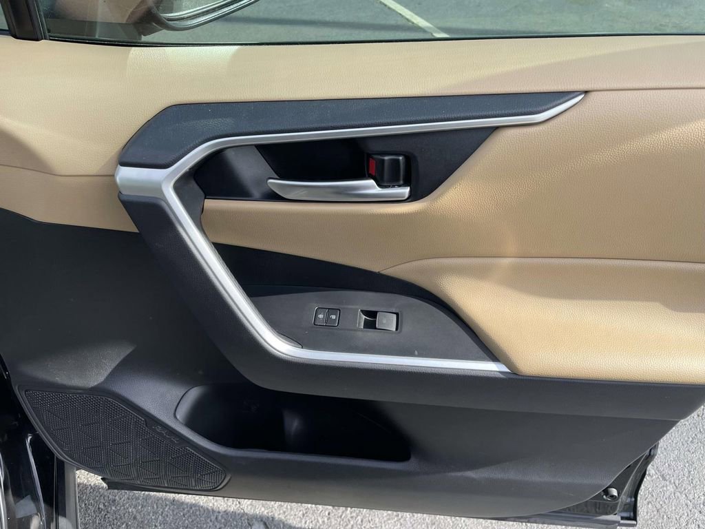 Used 2025 Toyota RAV4 XLE w/ Convenience Package image 47