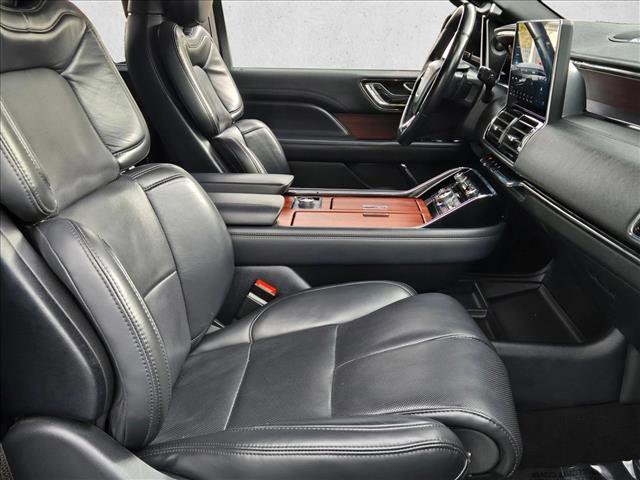 Used 2023 Lincoln Navigator Reserve image 23