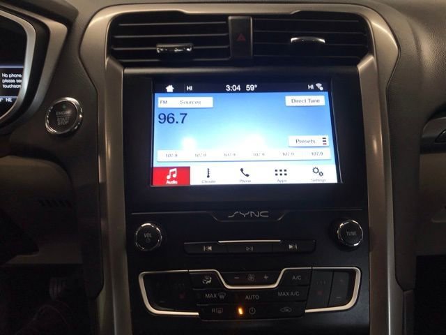 Used 2017 Ford Edge SEL image 18