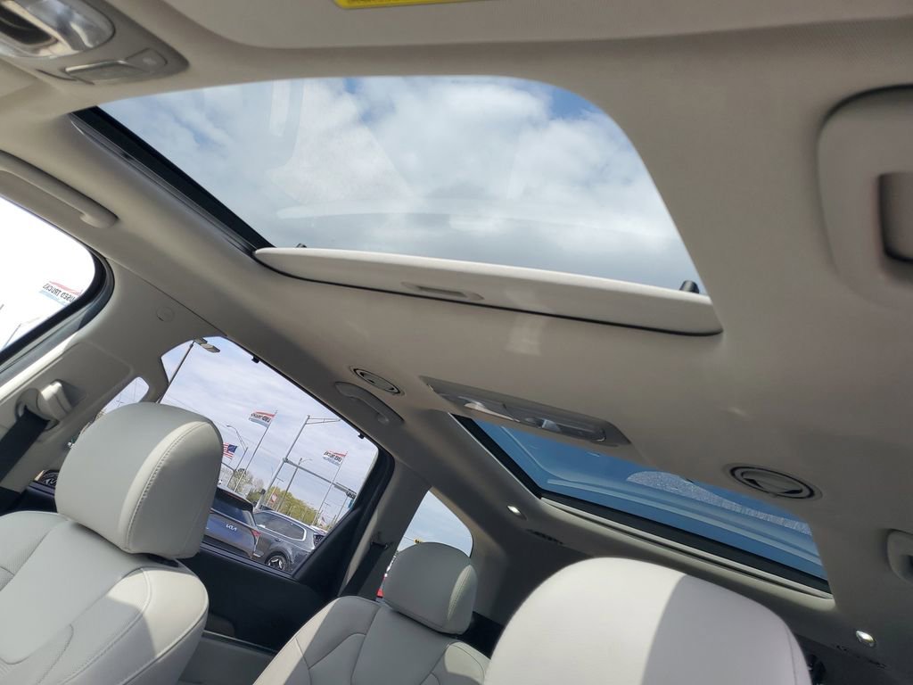 Used 2022 Kia Telluride SX w/ Nightfall Edition Package image 10