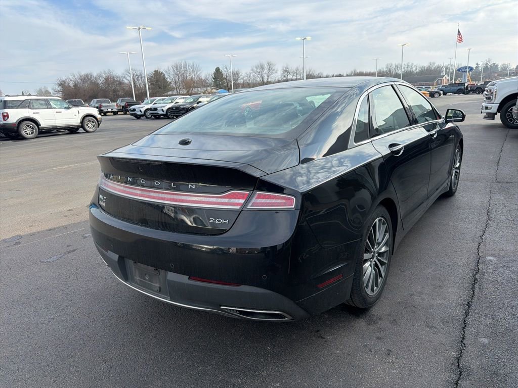 Used 2017 Lincoln MKZ Premiere image 4