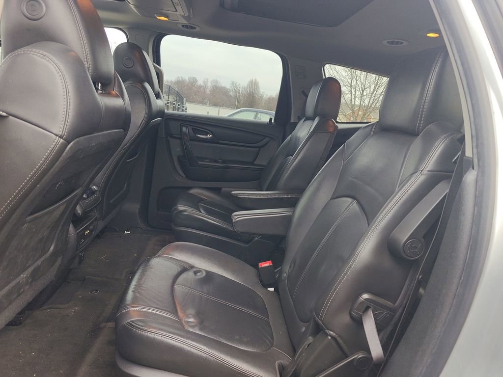 Used 2015 Chevrolet Traverse LT image 11