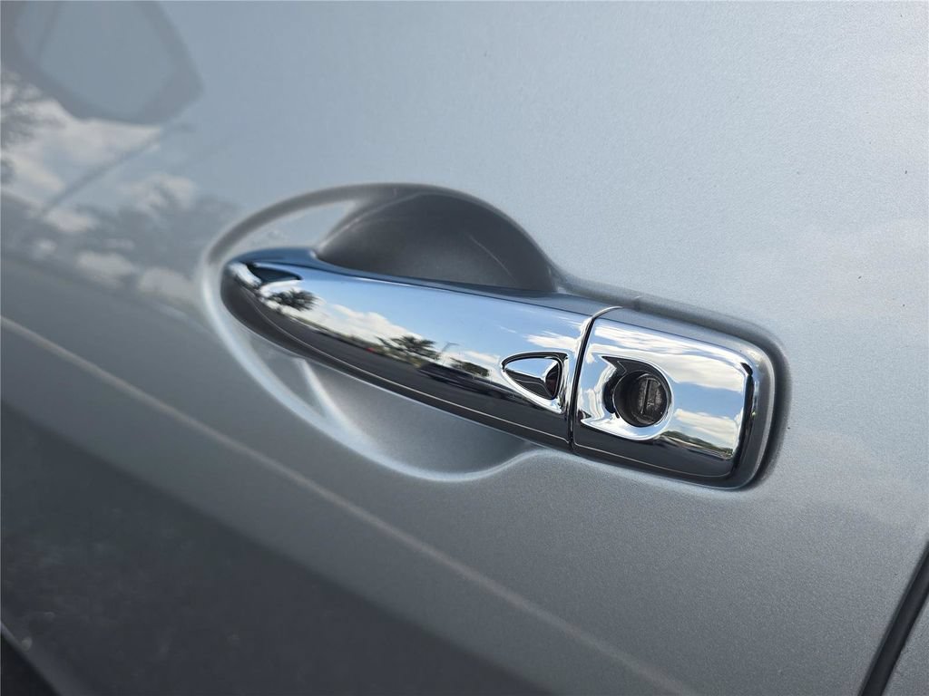 Used 2016 Nissan Maxima Platinum FWD image 11