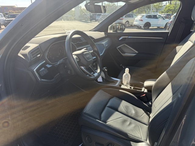 Used 2024 Audi Q3 2.0T Premium Plus w/ Premium Plus Package AWD/4WD image 5