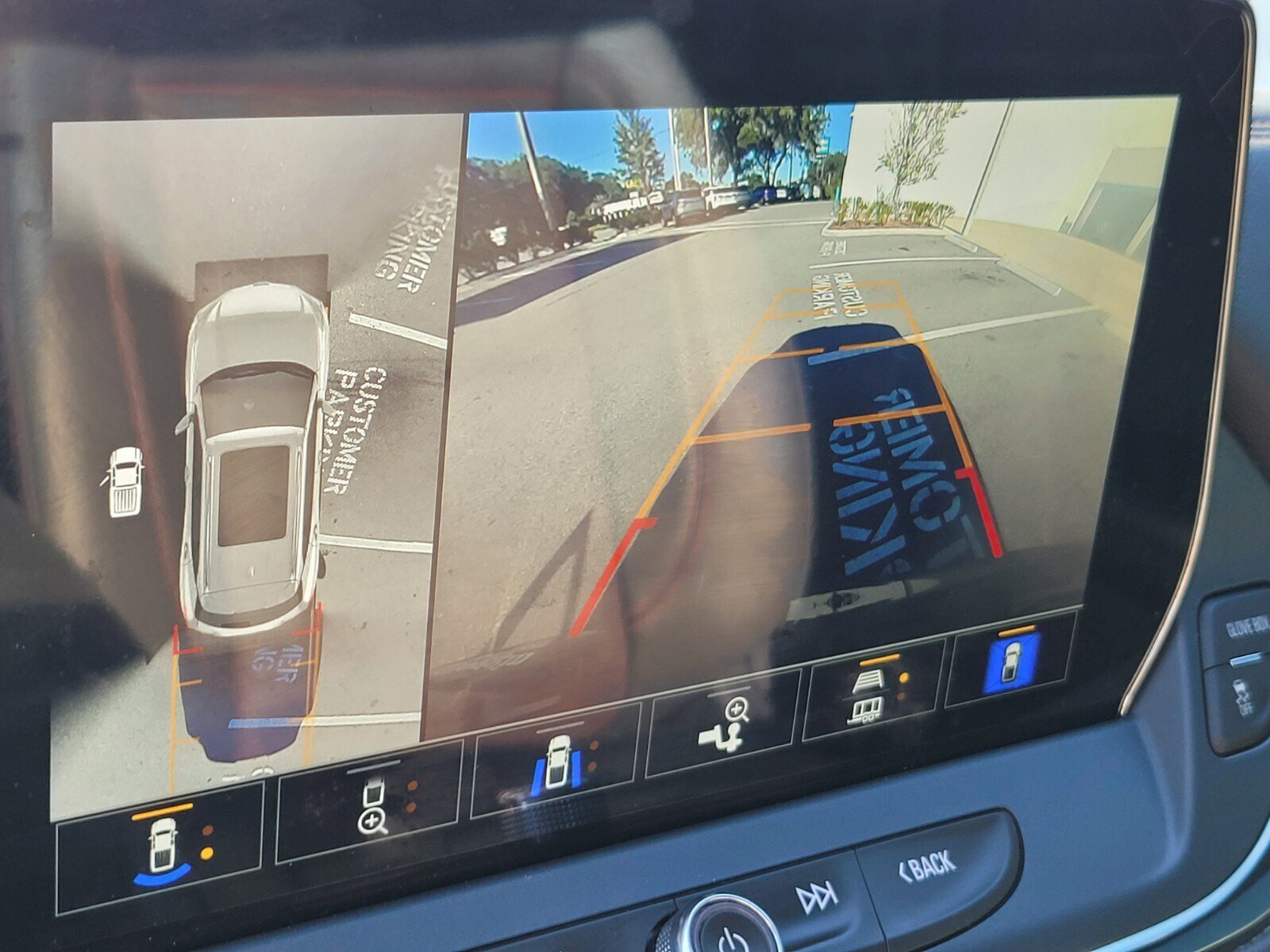 Certified 2023 Chevrolet Blazer RS w/ Driver Confidence II Package image 4