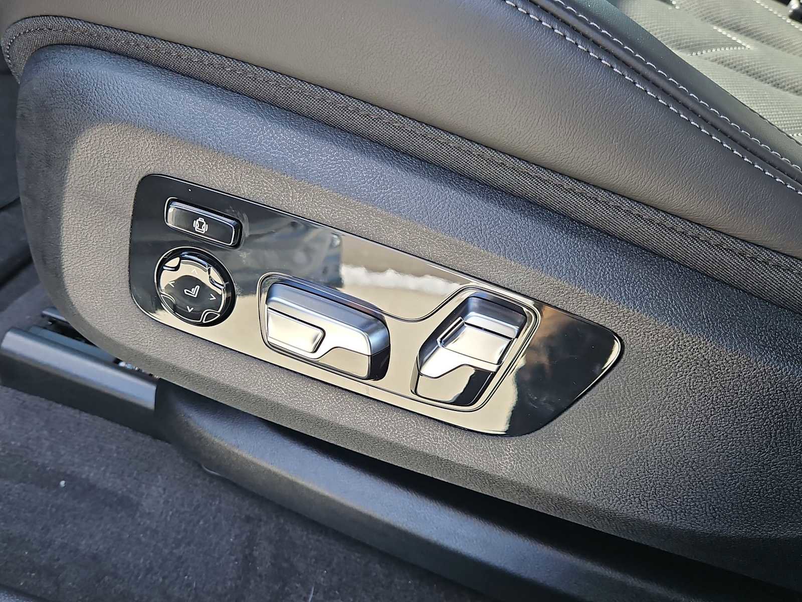 New 2026 BMW XM Label Red image 24