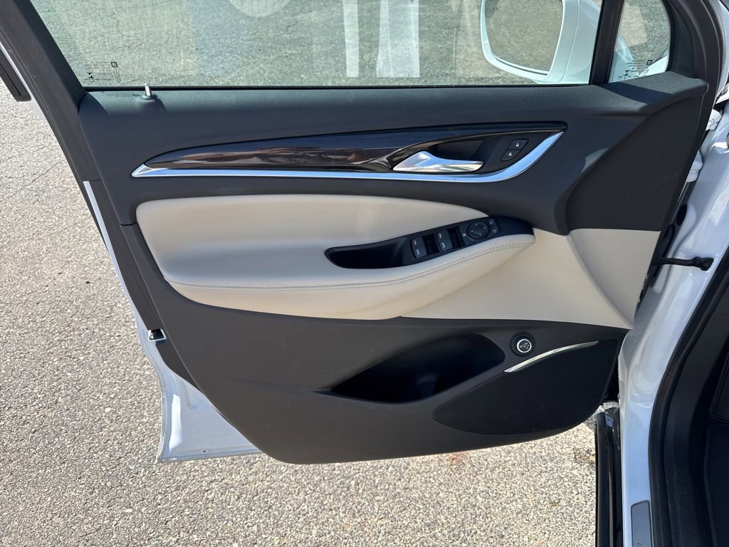 Used 2019 Buick Enclave Essence FWD image 13