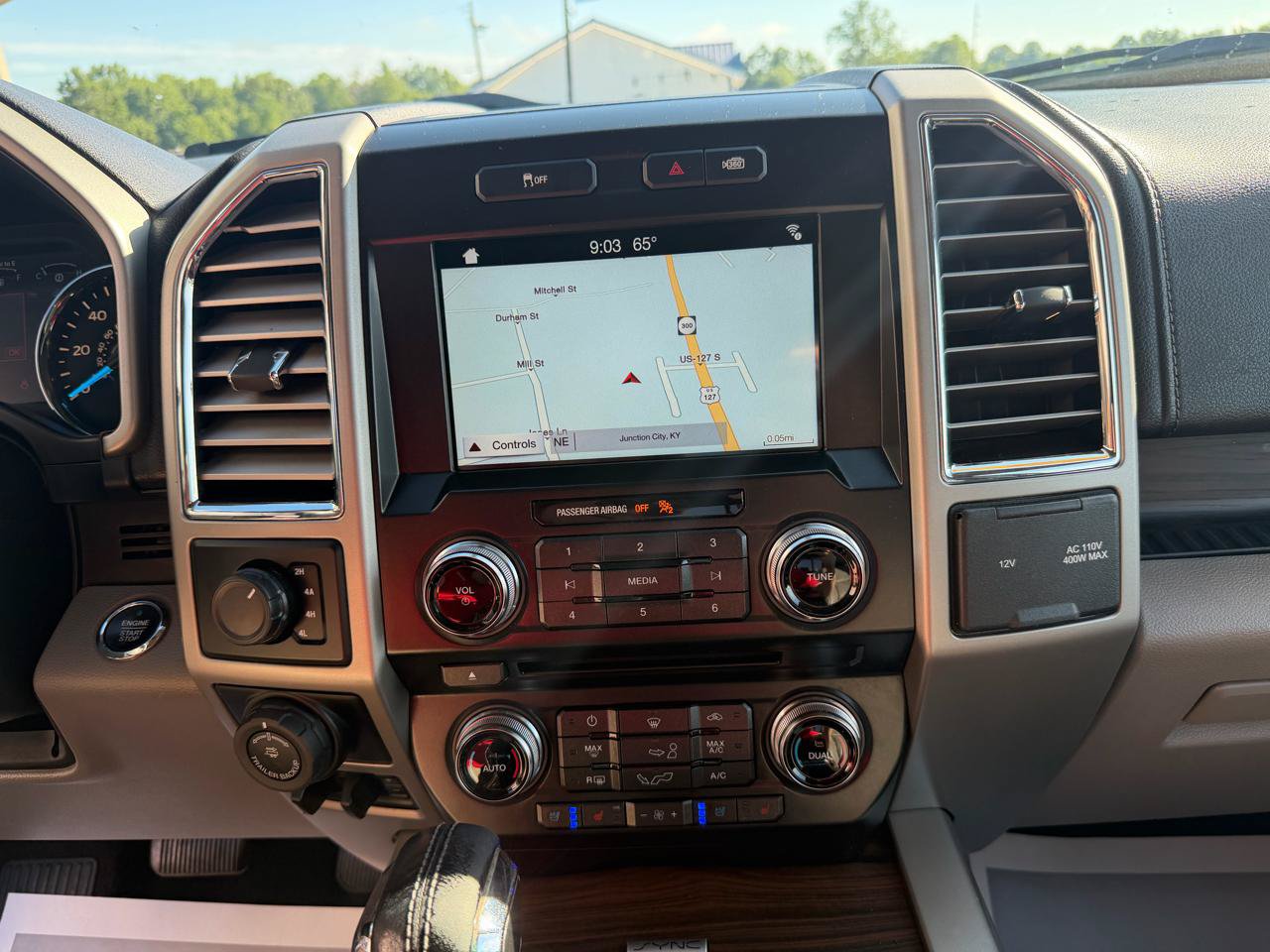 Used 2016 Ford F150 Lariat w/ Equipment Group 502A Luxury AWD/4WD image 30