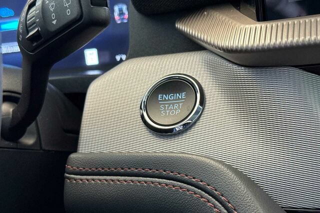Used 2025 Ford Explorer Active RWD image 24