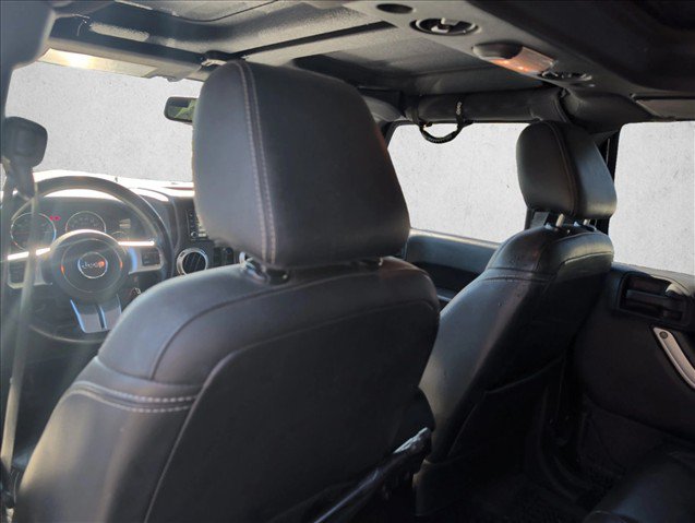 Used 2015 Jeep Wrangler Unlimited Rubicon AWD/4WD image 18