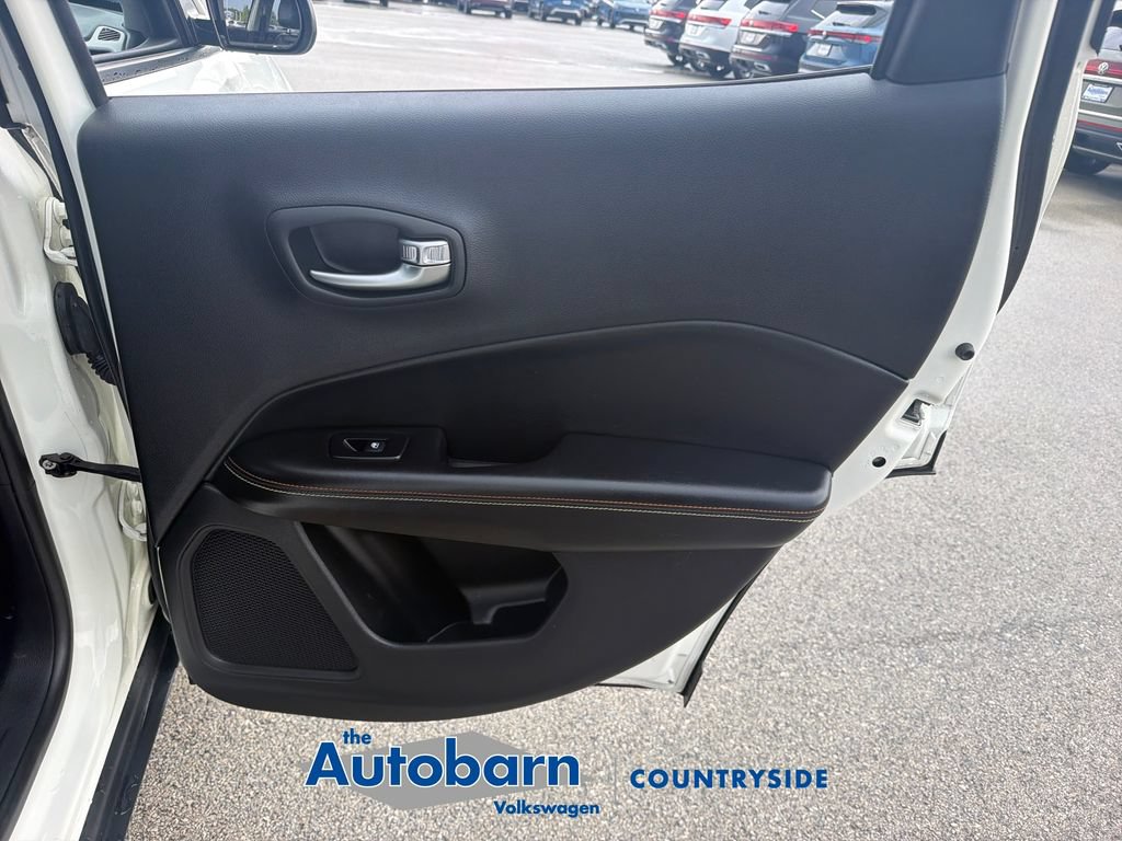 Used 2018 Jeep Compass Latitude w/ Popular Equipment Group FWD image 22
