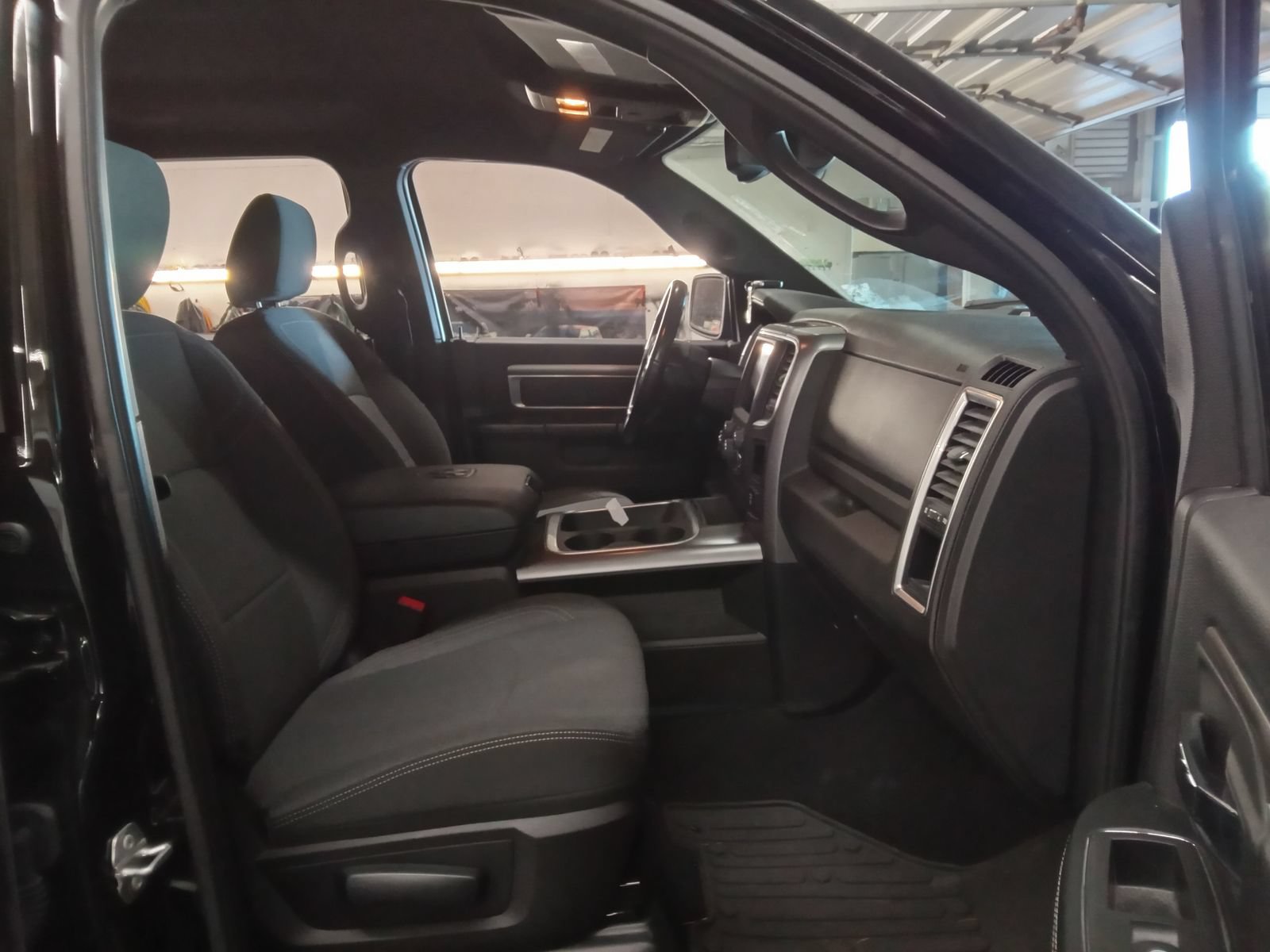 Used 2022 RAM 1500 Warlock AWD/4WD image 12