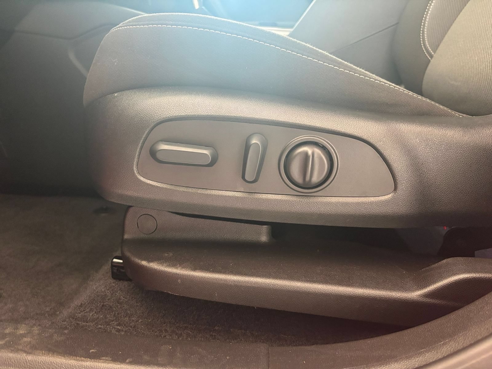 Used 2025 Chevrolet Blazer LT FWD image 21