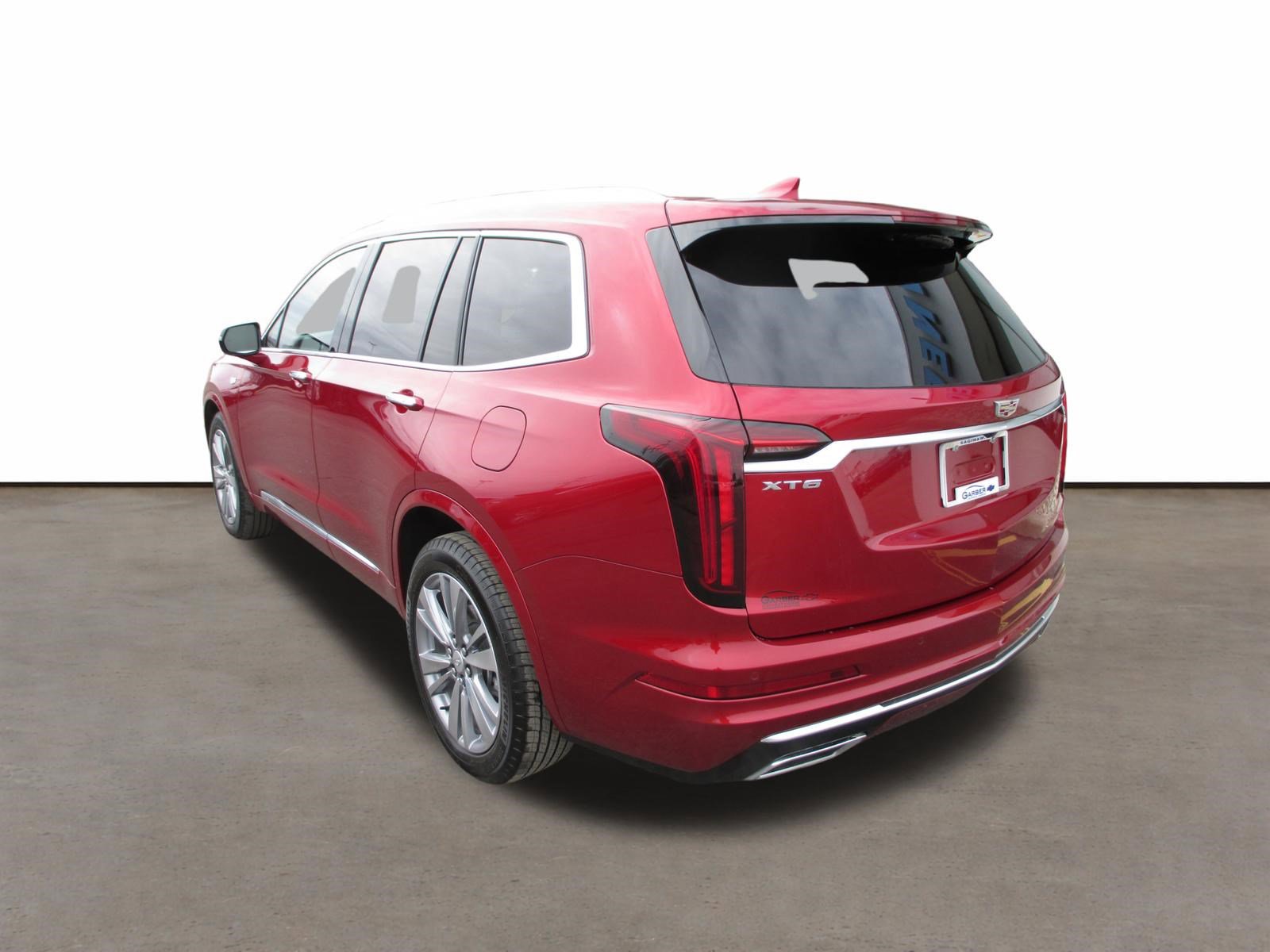 Used 2025 Cadillac XT6 Premium Luxury image 3