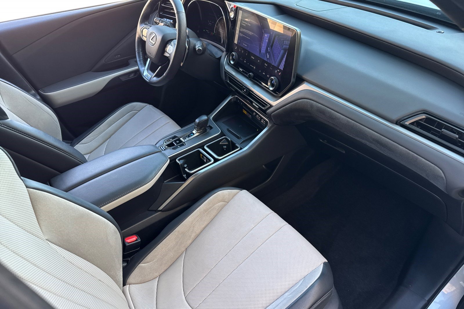 Certified 2024 Lexus TX 500h AWD w/ Technology Package image 34