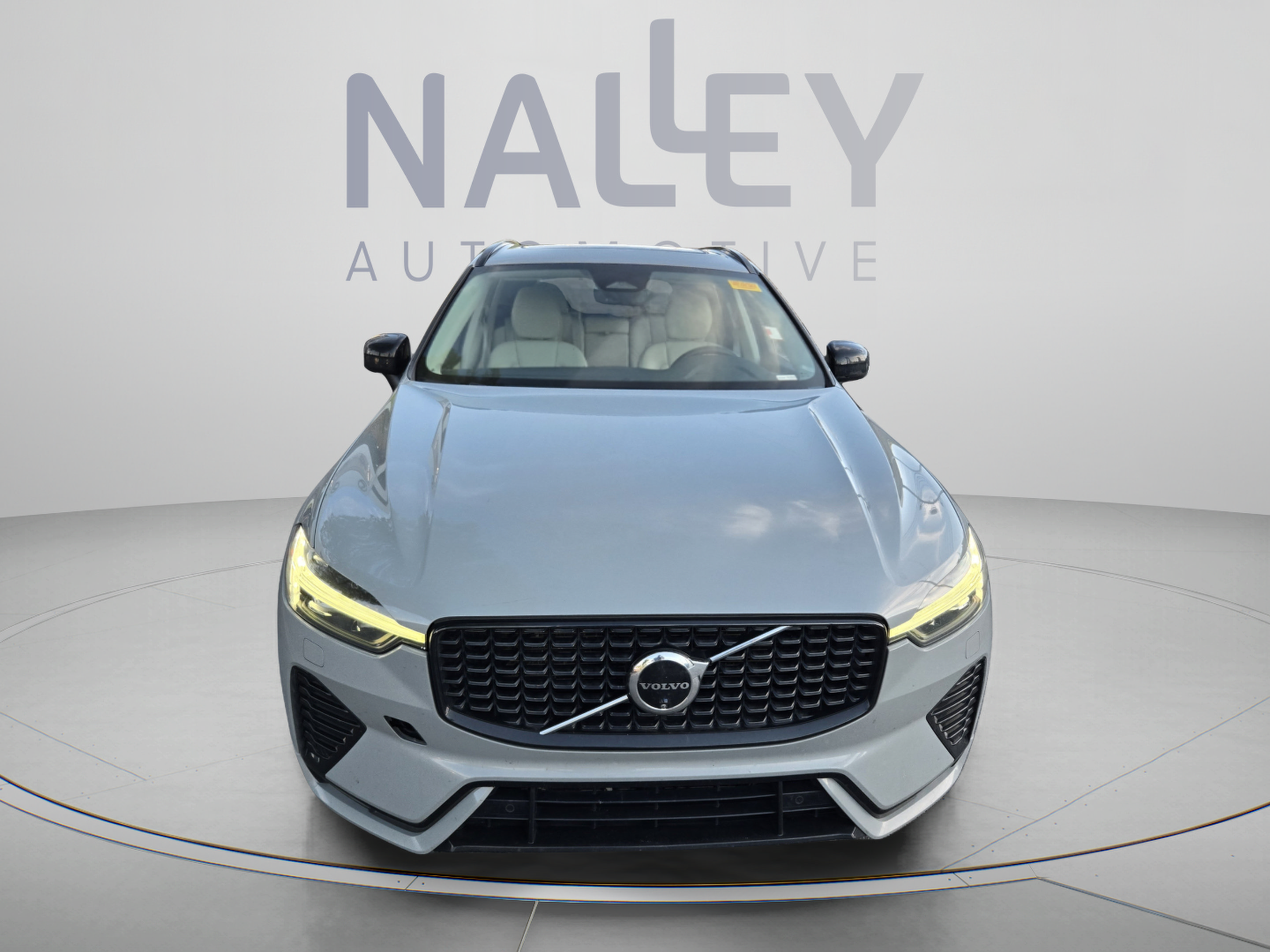 Used 2024 Volvo XC60 B5 Plus w/ Protection Package Premier AWD/4WD image 8