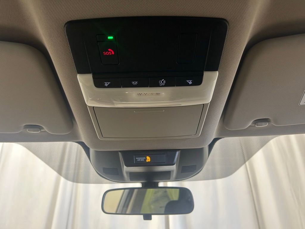 Used 2023 Nissan Rogue SV image 18