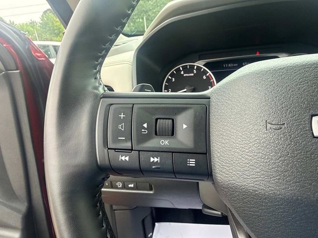 Used 2025 Nissan Rogue SV AWD/4WD image 30