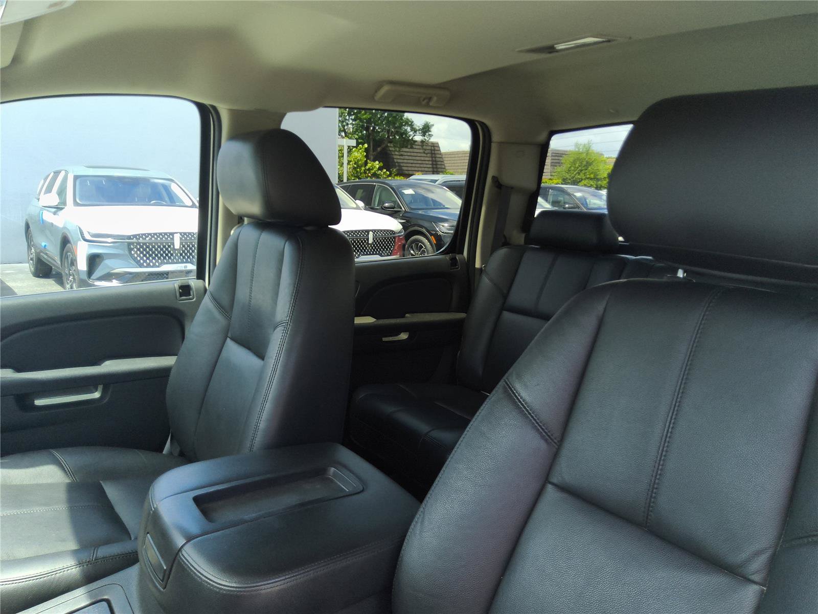 Used 2013 Chevrolet Silverado 1500 LTZ w/ LTZ White Diamond Edition RWD image 18