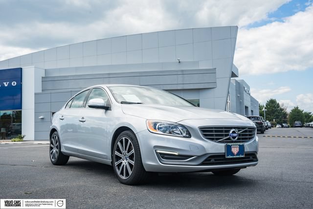 Used 2018 Volvo S60 T5 Inscription FWD image 1