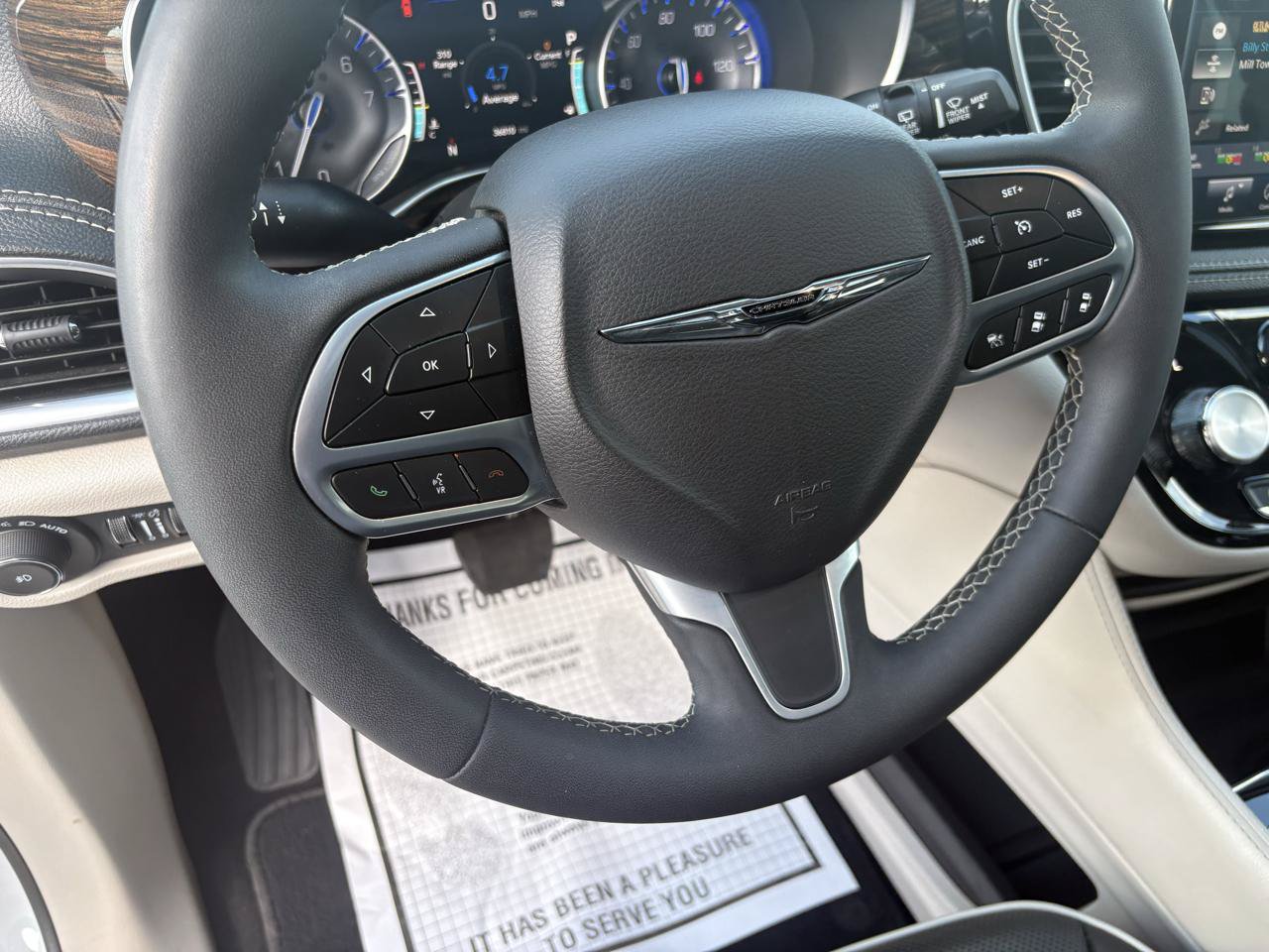 Used 2024 Chrysler Pacifica Limited FWD image 15