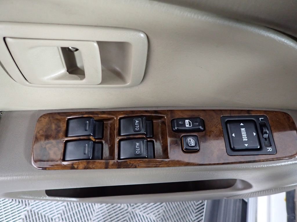 Used 2000 Toyota 4Runner Limited image 16