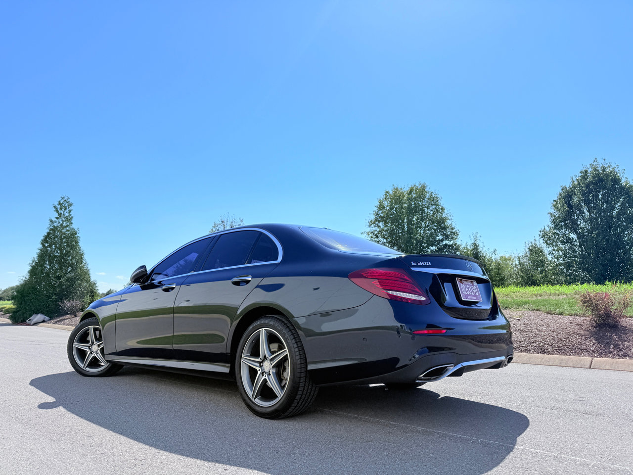 Used 2017 Mercedes-Benz E 300 image 4