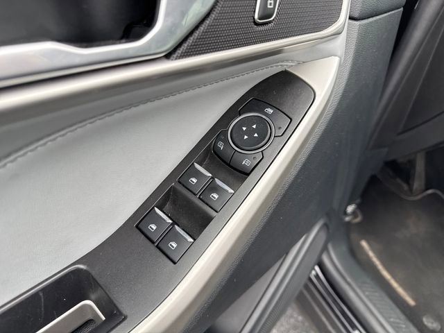 Used 2023 Ford Explorer XLT w/ Equipment Group 202A AWD/4WD image 11
