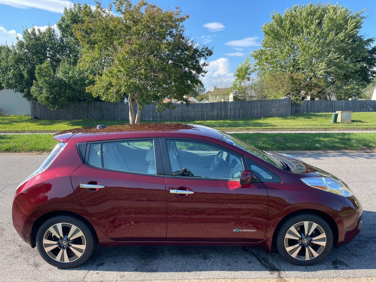 Used 2016 Nissan Leaf SV image 7