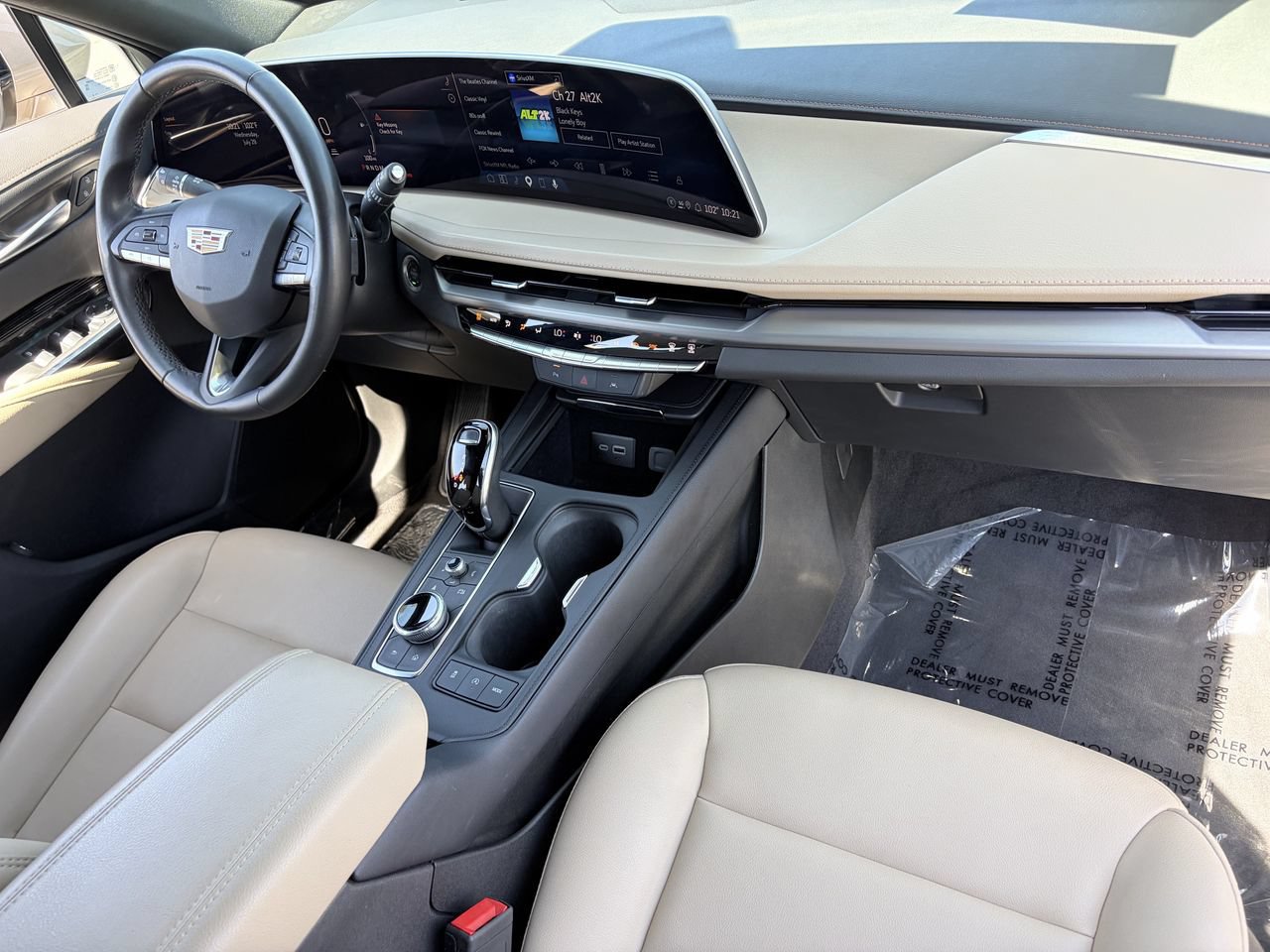 Certified 2024 Cadillac XT4 Luxury FWD image 13