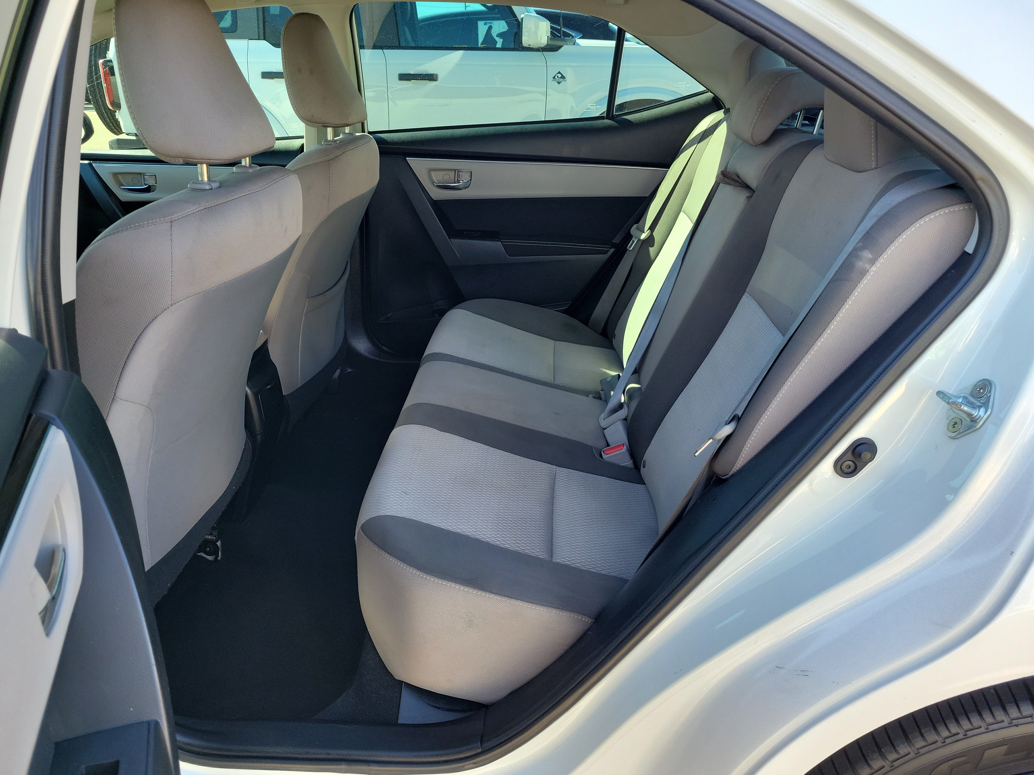 Used 2017 Toyota Corolla LE w/ Carpet Mat Package (TMS) FWD image 11