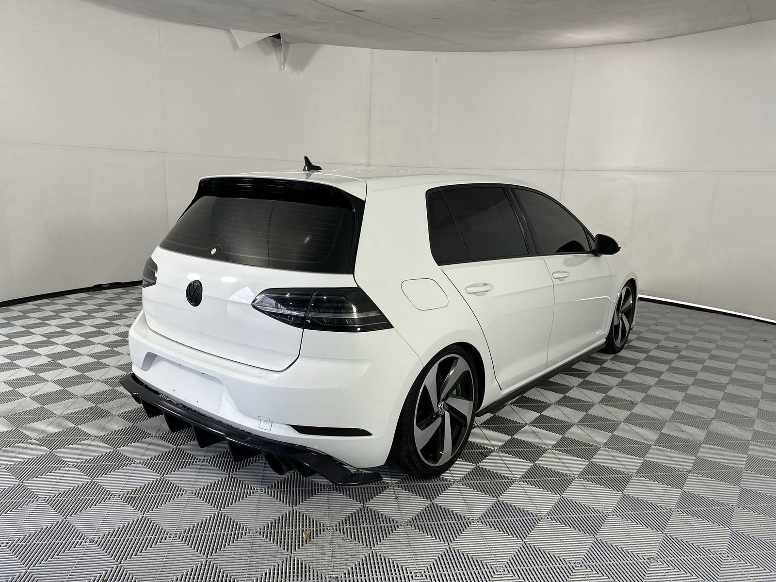 Used 2020 Volkswagen GTI S image 8