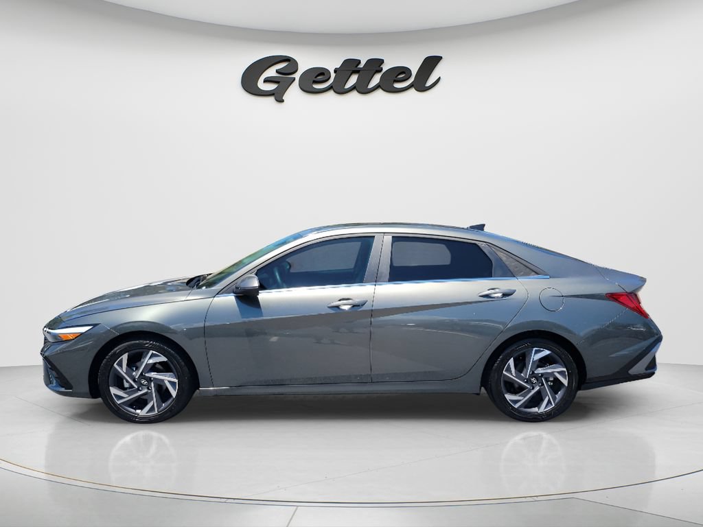 Certified 2025 Hyundai Elantra Limited FWD image 8