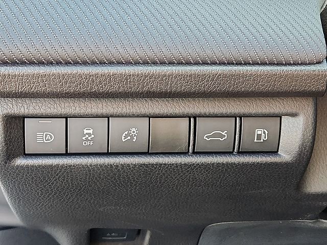 Used 2025 Toyota Camry SE w/ Convenience Package image 25