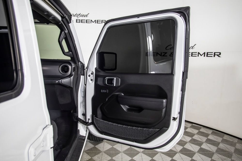 Used 2023 Jeep Gladiator Sport AWD/4WD image 17