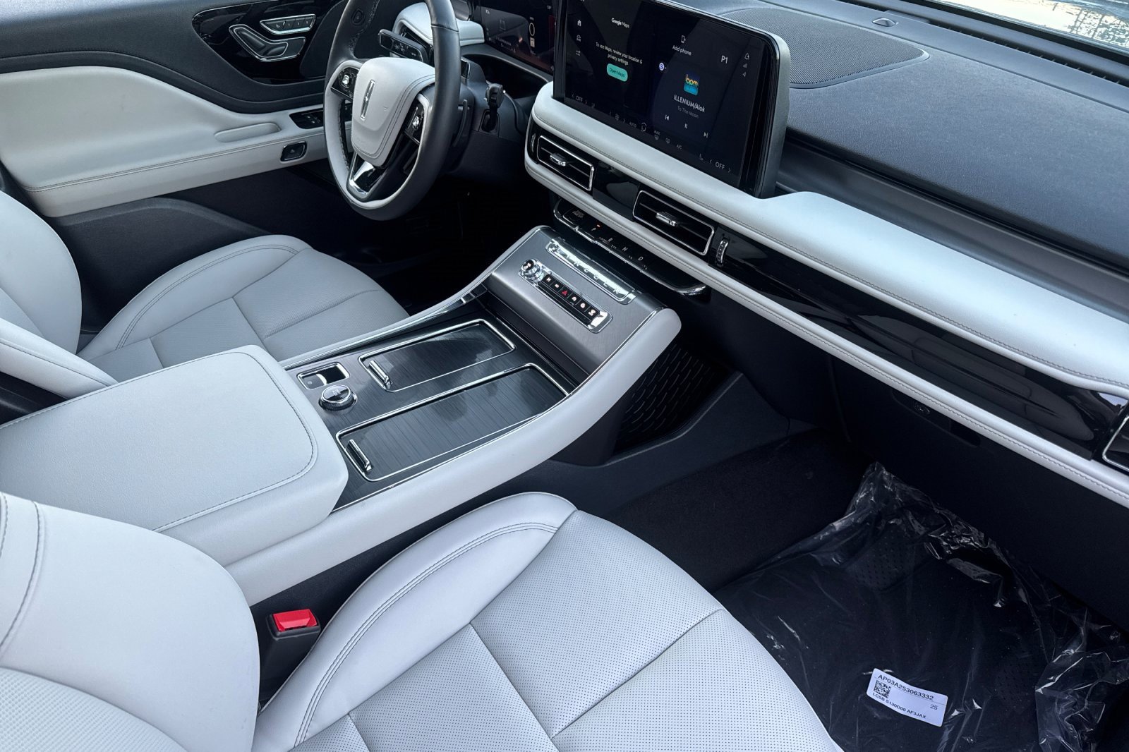 New 2026 Lincoln Aviator AWD w/ Jet Appearance Package image 14