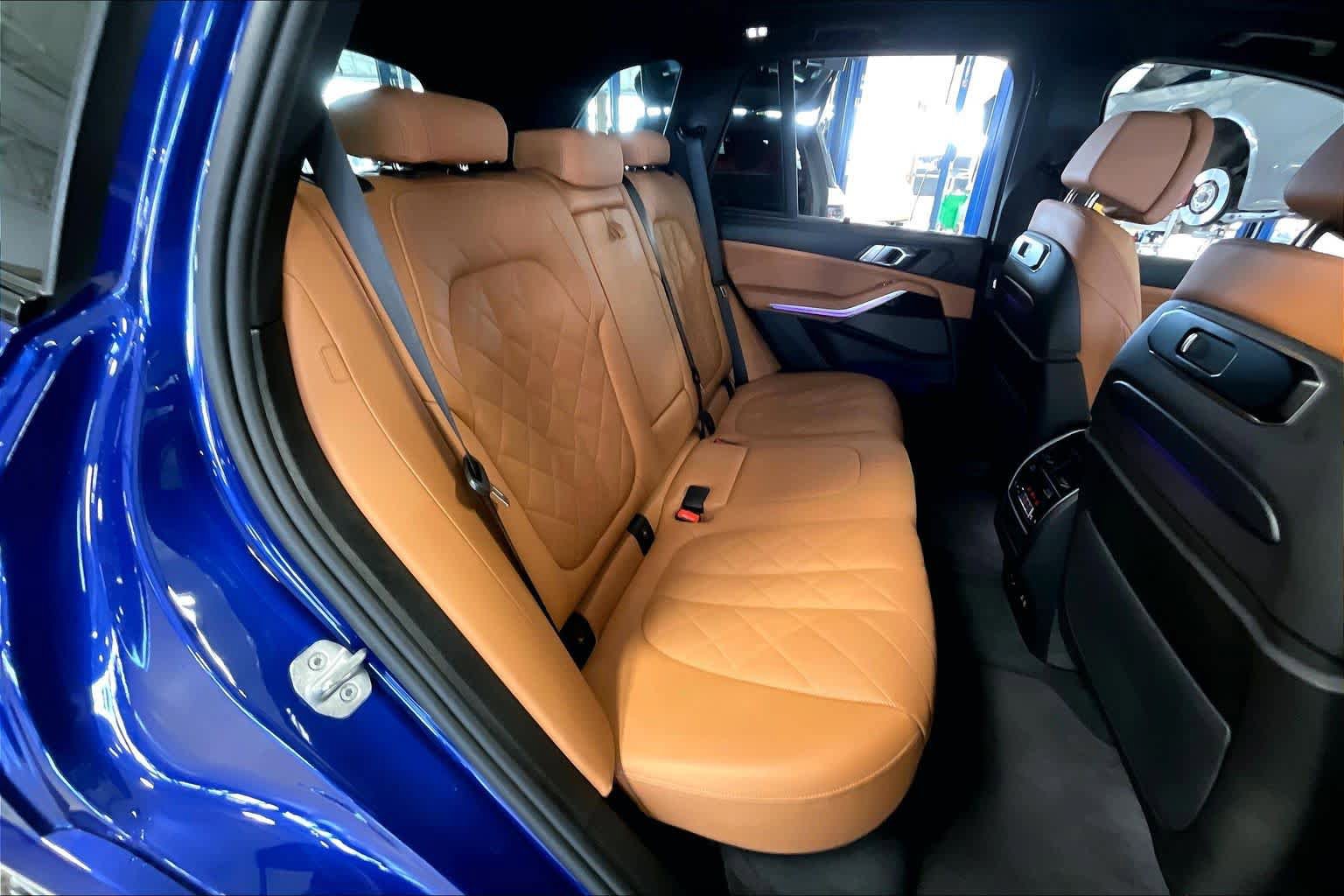 Used 2025 BMW X5 M60i AWD/4WD image 18