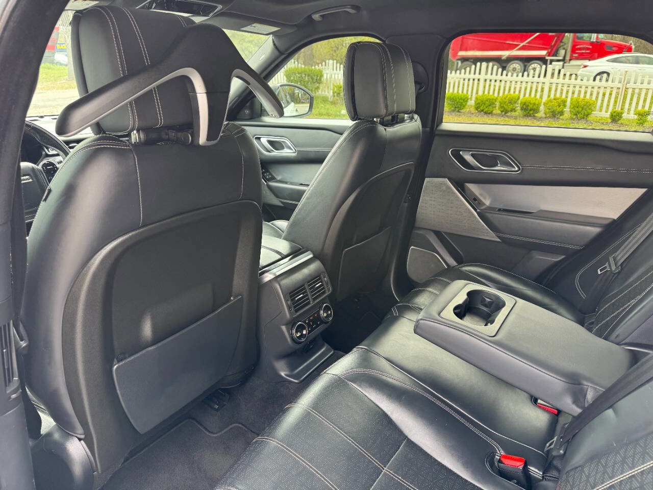 Used 2018 Land Rover Range Rover Velar R-Dynamic HSE image 12