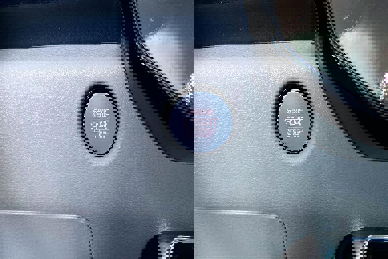 Used 2025 Kia Carnival SX image 36