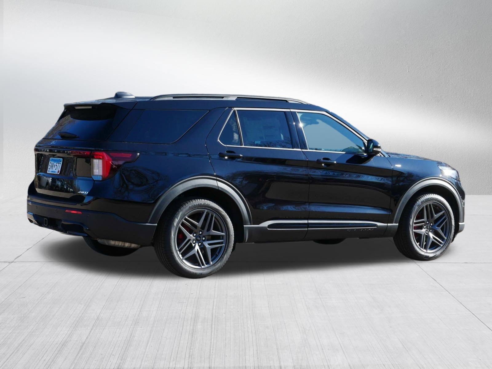 Used 2026 Ford Explorer ST-Line w/ ST-Line Street Pack AWD/4WD image 7
