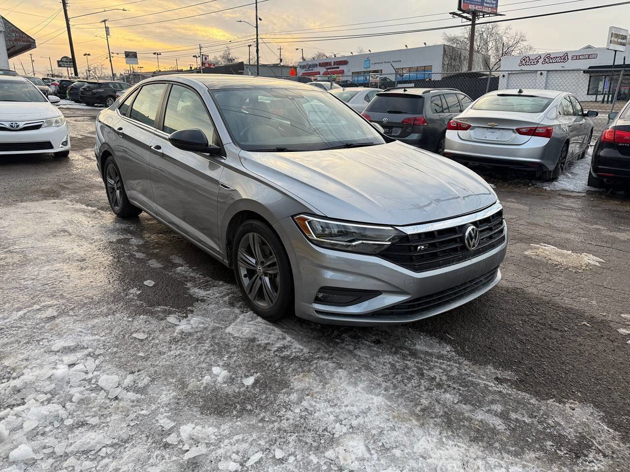 Used 2021 Volkswagen Jetta R-Line w/ R-Line Cold Weather Package image 7